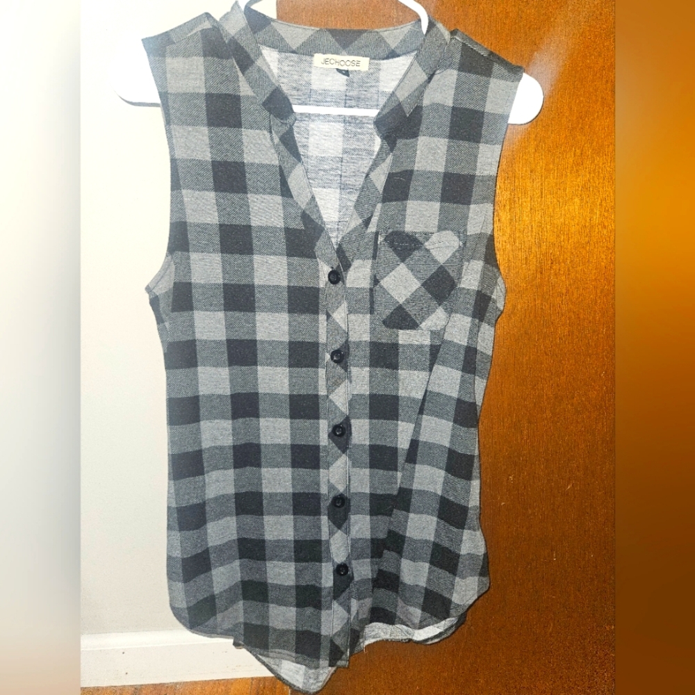 Sonoma Women's Black and Gray Plaid Sleeveless Button Up Vest Top Jechoose Small